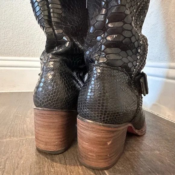 Freebird Carson Black Snake Textured Heeled Boots - Picture 3 of 11